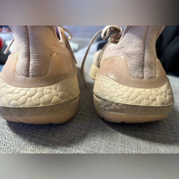 Adidas ultraboost Women’s Shoes Size 9.5 Taupe - Picture 9 of 14